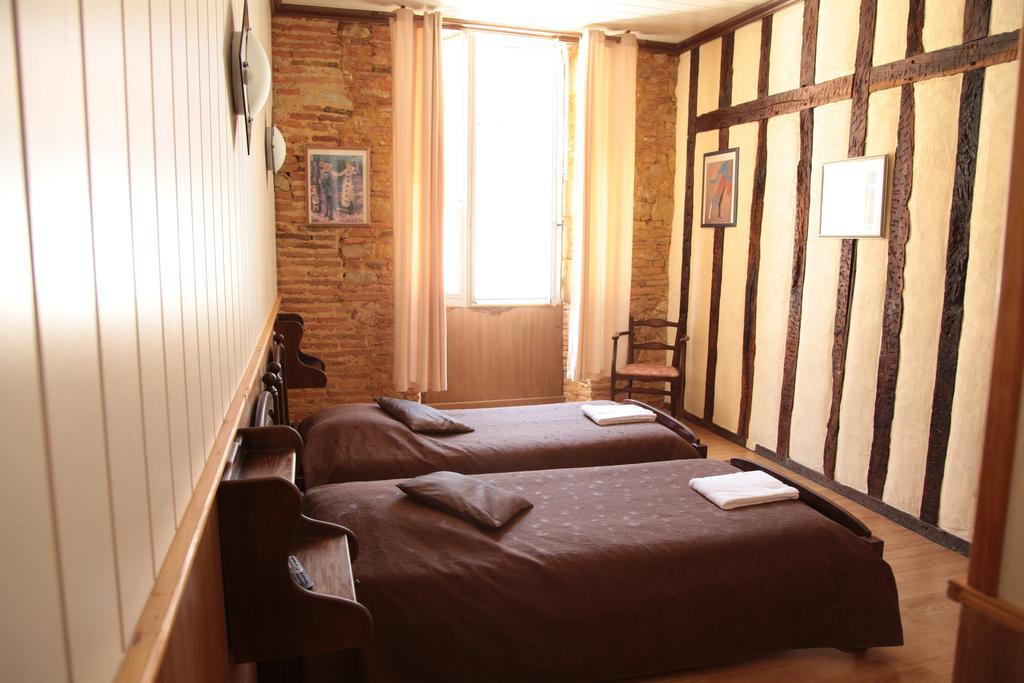 Cafe De France Bed & Breakfast Eauze Room photo
